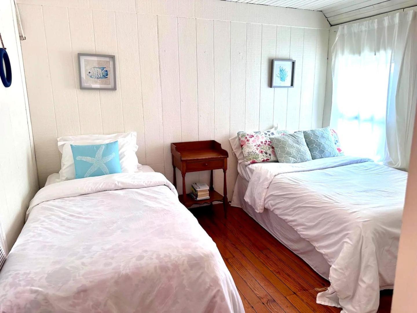 Cozy Beach - Direct Waterfront! East Haven Exterior photo